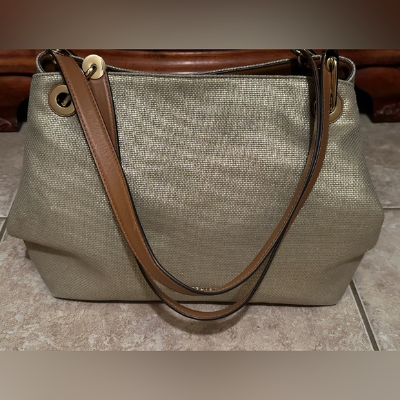 Michael Kors Raven Large Raven Gold Leather Shoulder Bag - Picture 2 of 14